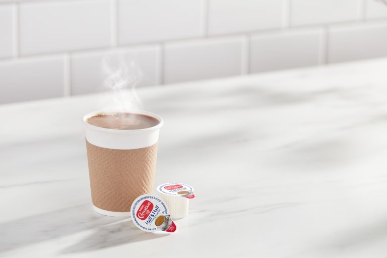 Nestlé Carnation Half & Half Liquid Creamer Singles .304 fl oz